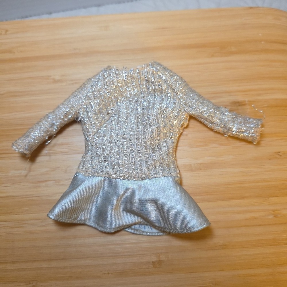 Vintage Barbie Doll #1885 Silver Sparkle Fashion Outfit Silver Mod Dress